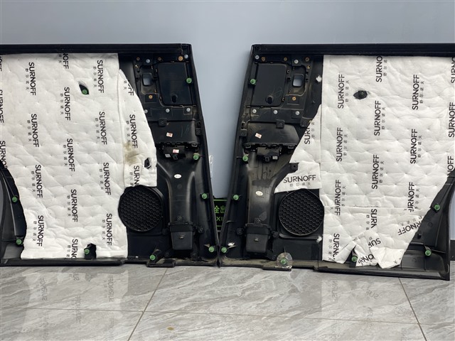 6.后门板饰盖安装舒尔诺夫SR100白棉，有效吸收多余的噪音，有效解决门板产生的共振及传入的风噪.jpg