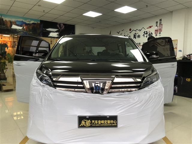 1.隔音车型——丰田威尔法.jpg