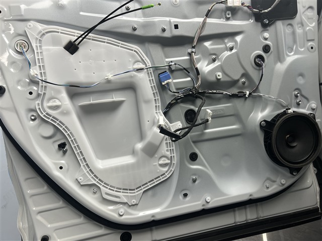 1667039519079996075.jpg 2.原车门板.jpg