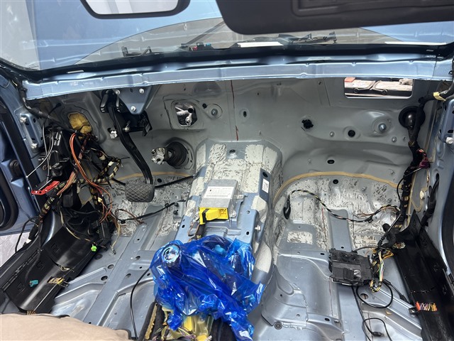 1668507347610742295.jpg 2.原车防火墙.jpg