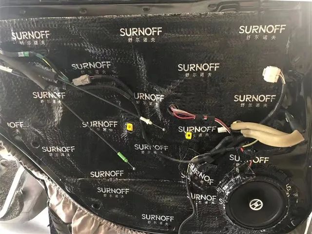 8-1门板内外双层隔音，有效抑制共振产生及减少风噪的传入 (2).jpg