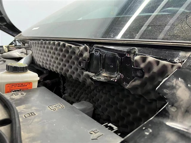 1687688440115135762.jpg 5.U型槽使用高弹棉进行填充_Jc.jpg